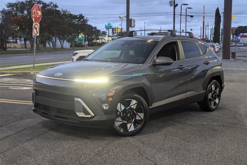 2025 Hyundai Kona SEL photo 1