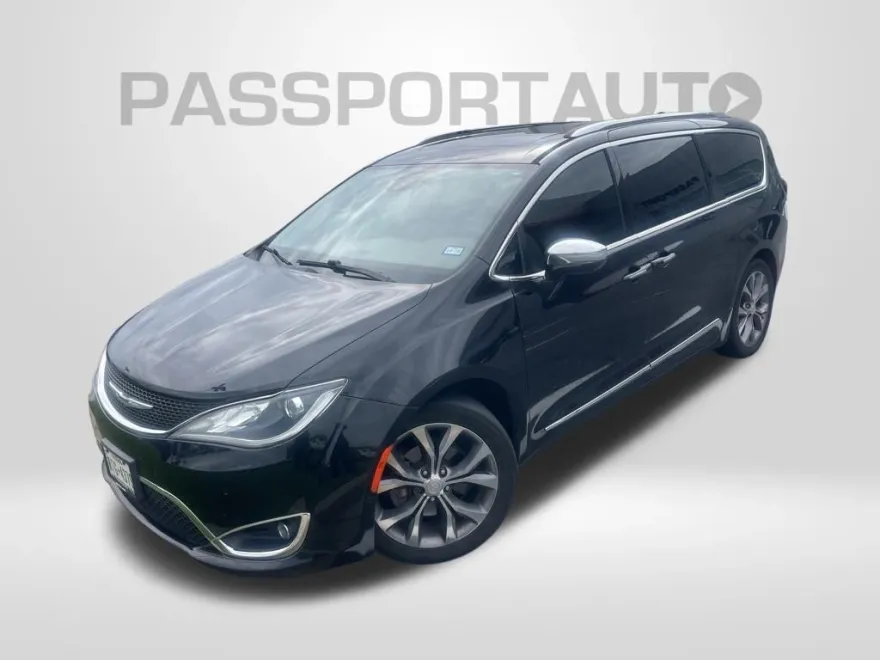 2019 Chrysler Pacifica Limited photo 1