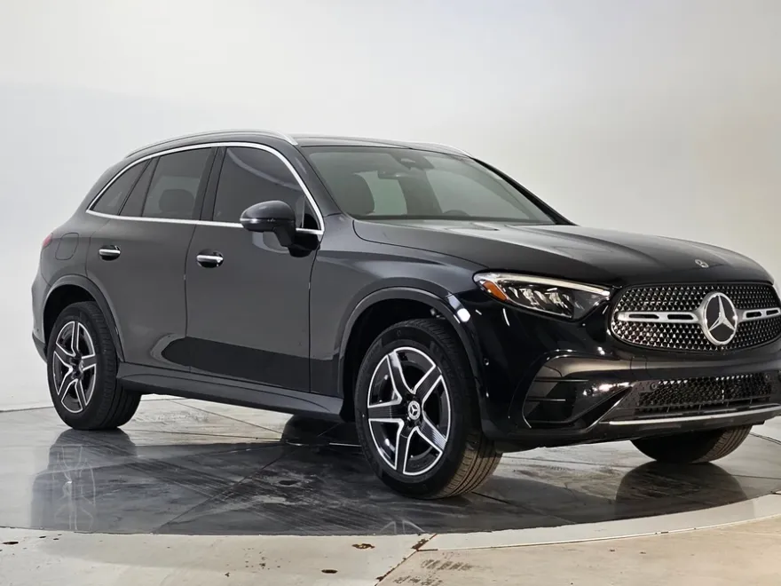 2024 Mercedes Benz GLC 300 4MATIC photo 1