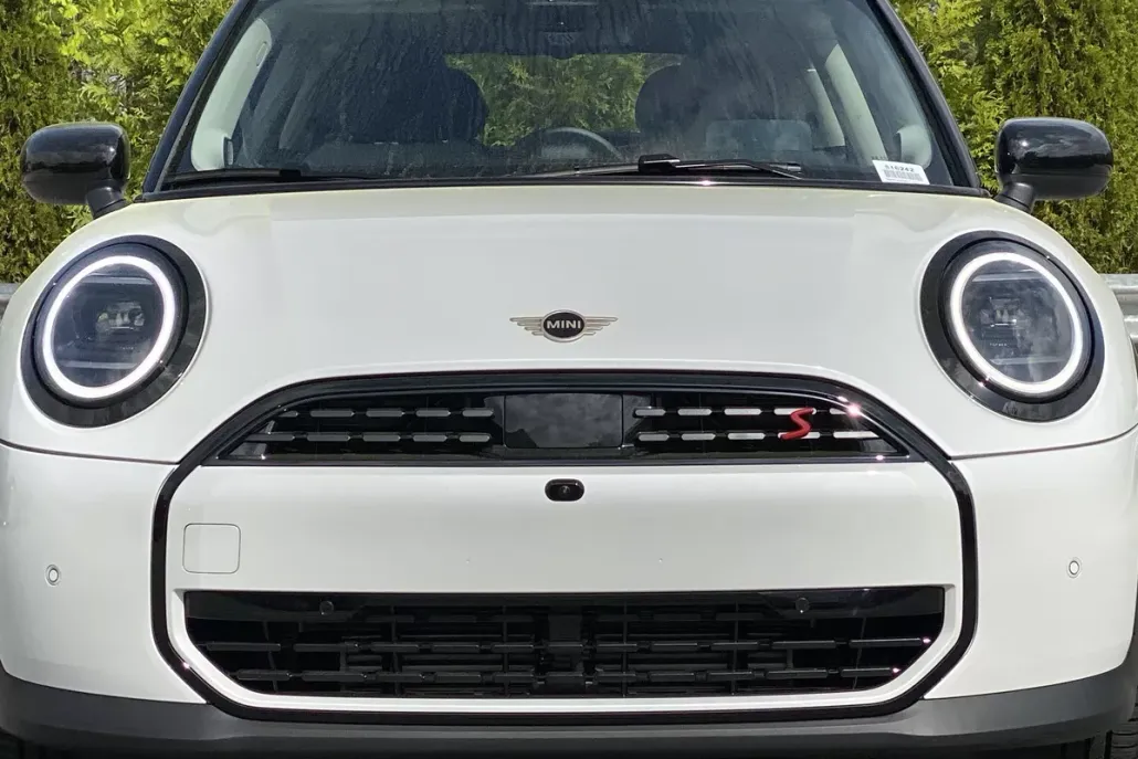 2025 Mini Cooper 2 Door Hardtop S Iconic photo 1