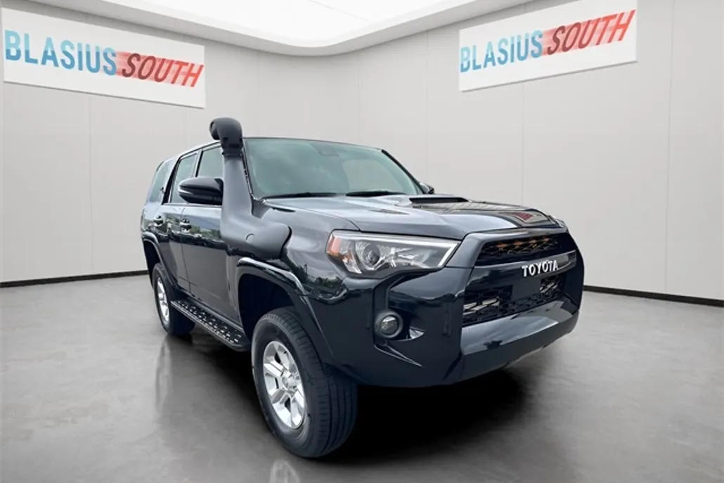 2021 Toyota 4Runner TRD Off-Road Premium photo 1