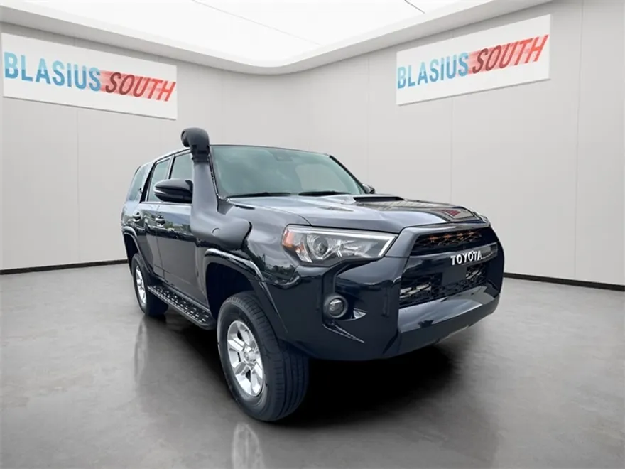 2021 Toyota 4Runner TRD Off-Road Premium photo 1