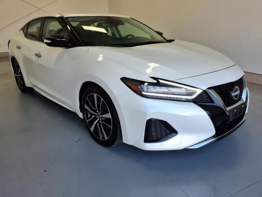 2023 Nissan Maxima SV photo 1