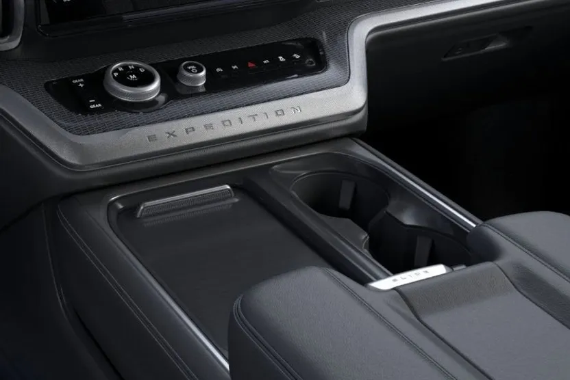2025 Ford Expedition MAX Platinum photo 1