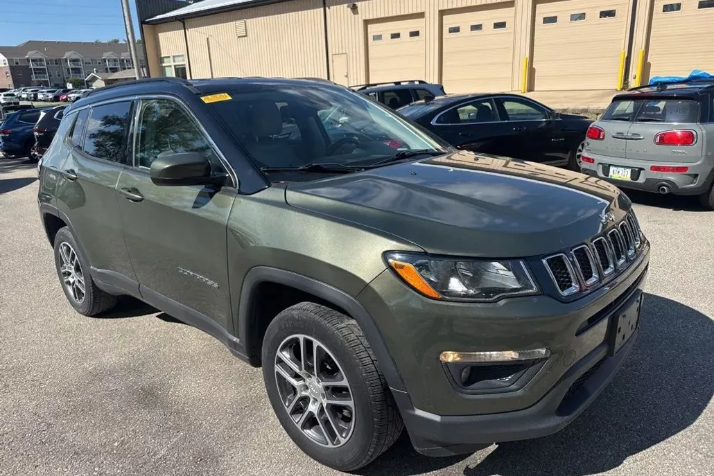 2018 Jeep Compass Latitude photo 1