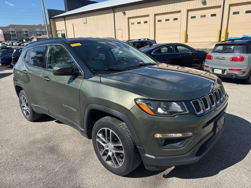 2018 Jeep Compass Latitude photo 1