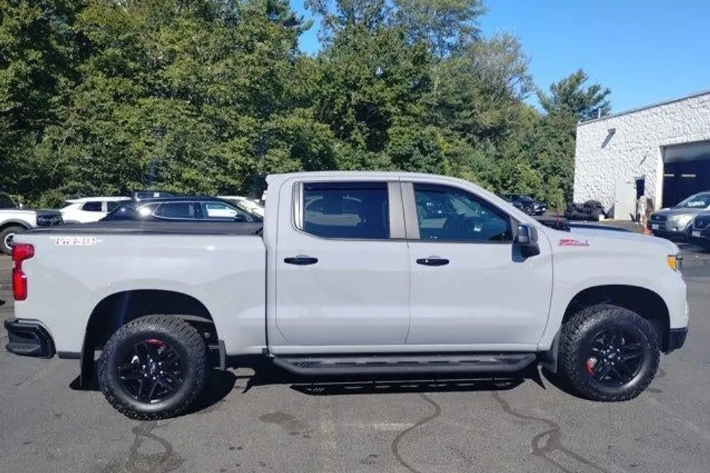 2024 Chevrolet Silverado 1500 LT Trail Boss photo 1