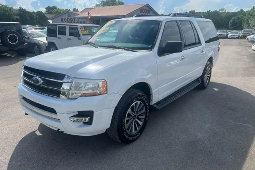 2017 Ford Expedition EL XLT photo 1