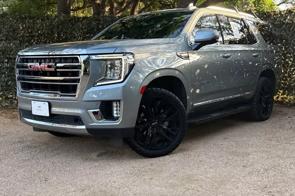 2023 Gmc Yukon SLT photo 1