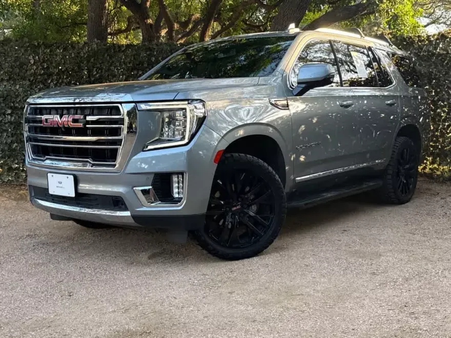 2023 Gmc Yukon SLT photo 1