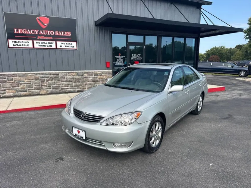 2005 Toyota Camry XLE photo 1