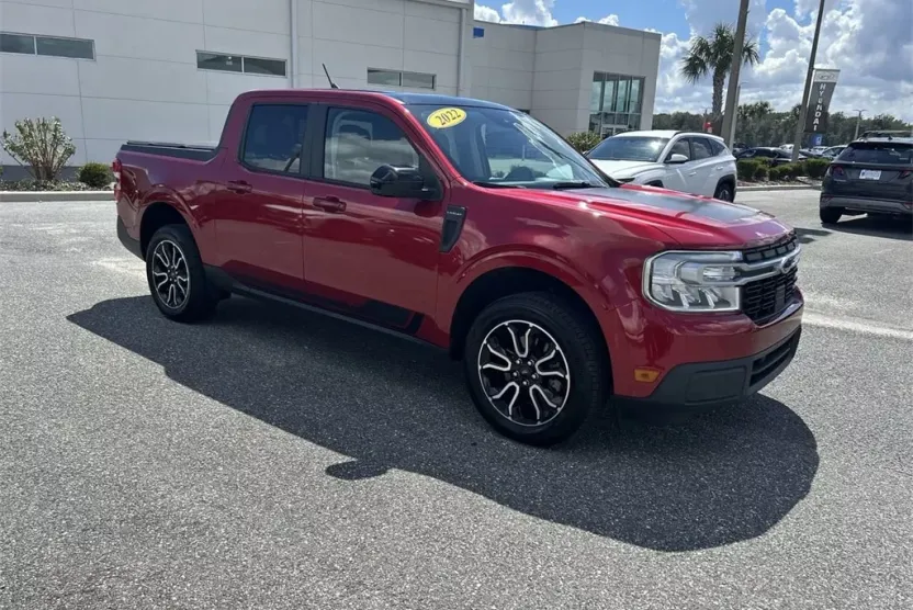 2022 Ford Maverick Lariat photo 1