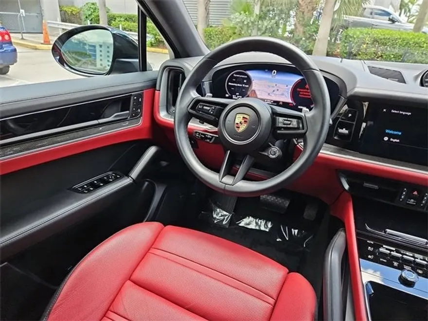 2024 Porsche Cayenne Base photo 12