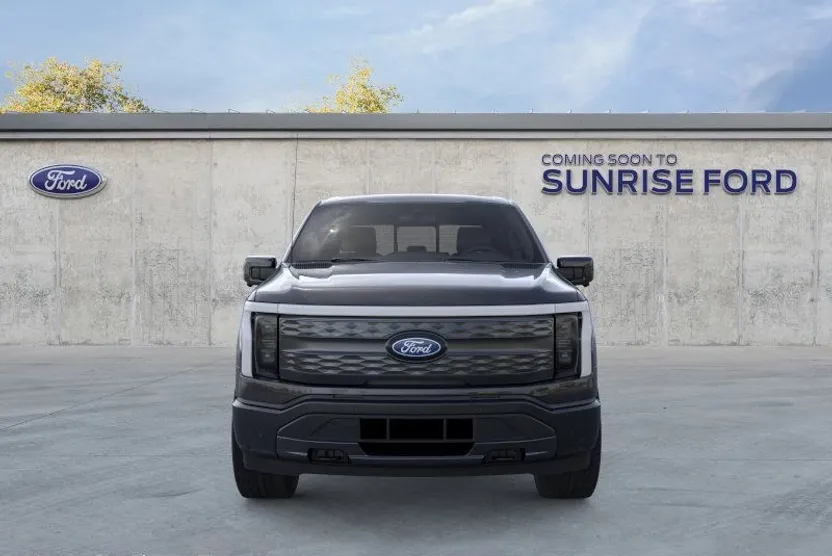 2025 Ford F-150 Lightning Lariat photo 1