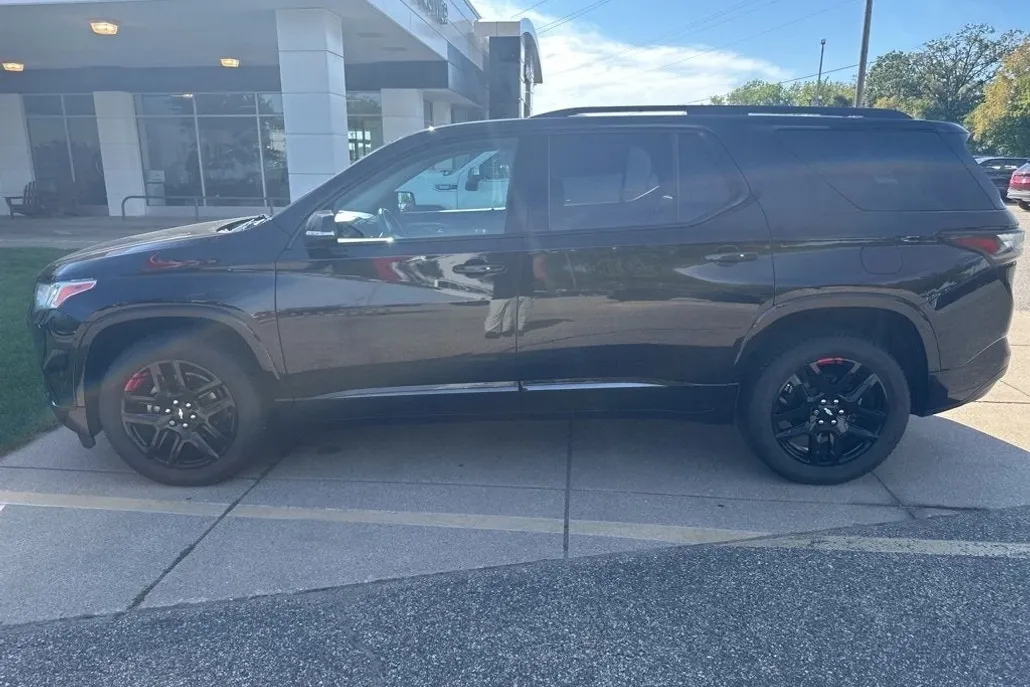 2018 Chevrolet Traverse Premier photo 1