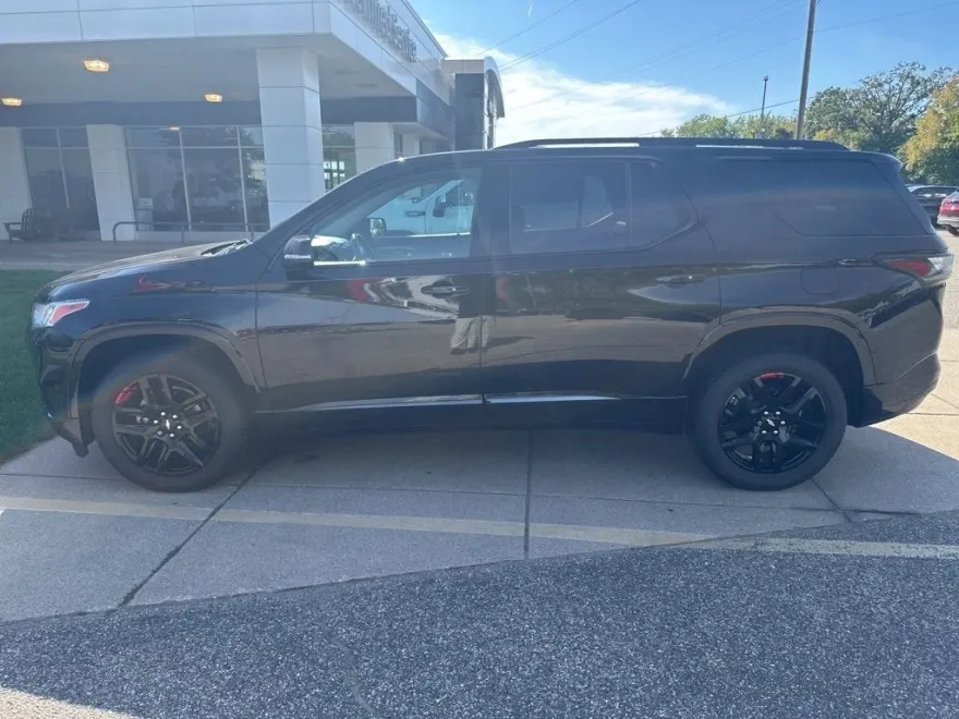 2018 Chevrolet Traverse Premier photo 1