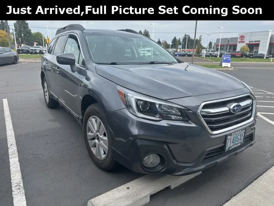 2019 Subaru Outback 2.5i Premium photo 1