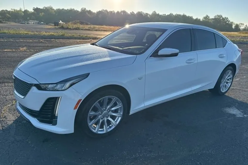 2024 Cadillac CT5 Luxury photo 1