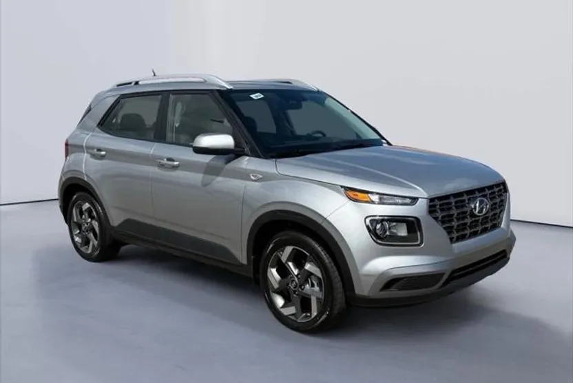 2025 Hyundai Venue SEL photo 1