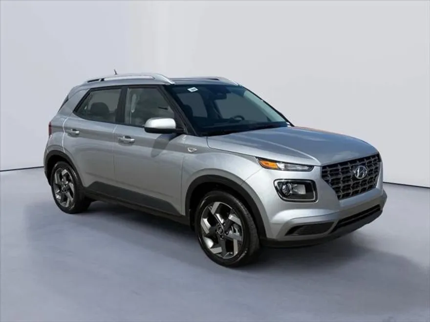 2025 Hyundai Venue SEL photo 1