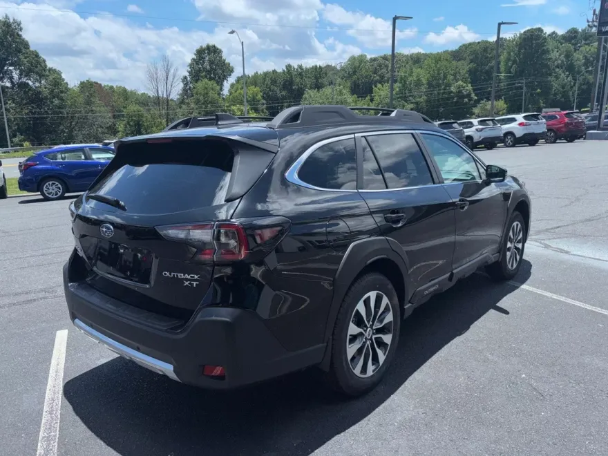 2025 Subaru Outback Limited XT photo 1