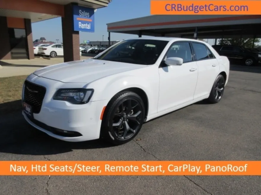 2023 Chrysler 300 photo 1