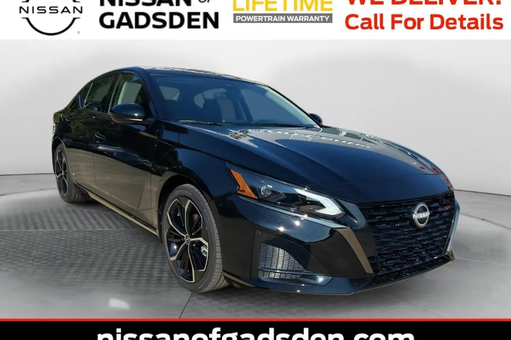 2025 Nissan Altima SR photo 1