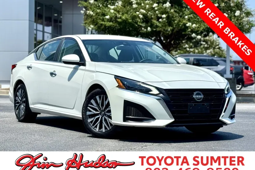 2023 Nissan Altima 2.5 SV photo 1
