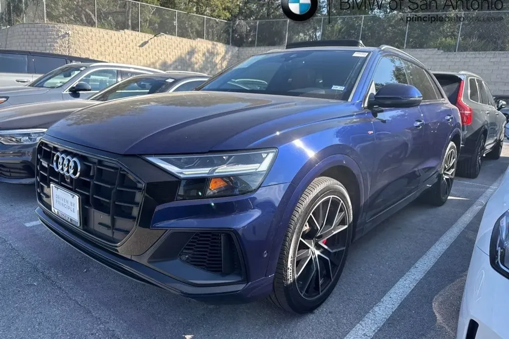 2020 Audi Q8 55 Premium Plus photo 1