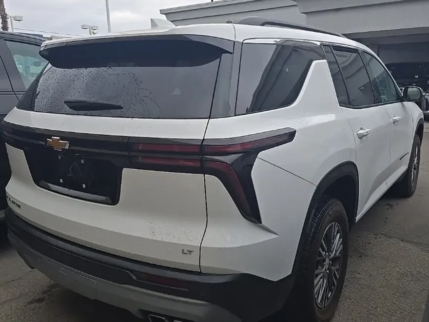 2024 Chevrolet Traverse 1LT photo 1