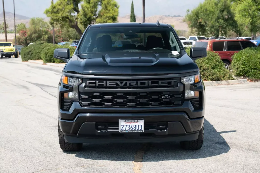2023 Chevrolet Silverado 1500 Custom photo 1