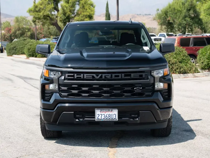 2023 Chevrolet Silverado 1500 Custom photo 1