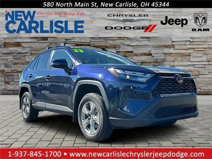 2023 Toyota RAV4 XLE photo 1