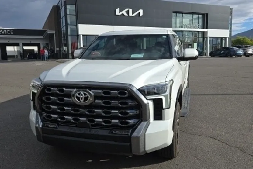 2024 Toyota Tundra Platinum photo 1