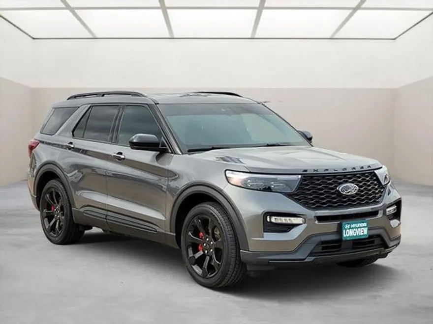 2022 Ford Explorer ST photo 1