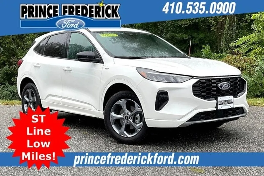 2024 Ford Escape ST-Line photo 1