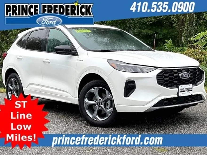 2024 Ford Escape ST-Line photo 1