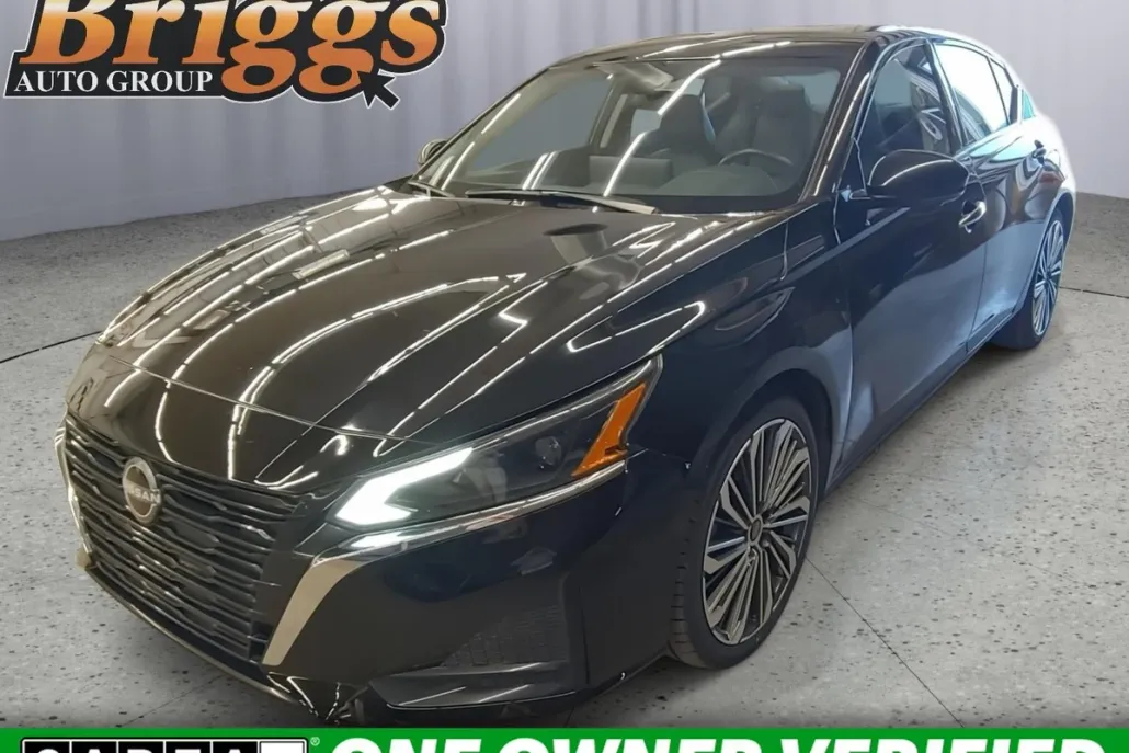2023 Nissan Altima 2.5 SL photo 1