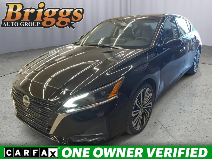 2023 Nissan Altima 2.5 SL photo 1