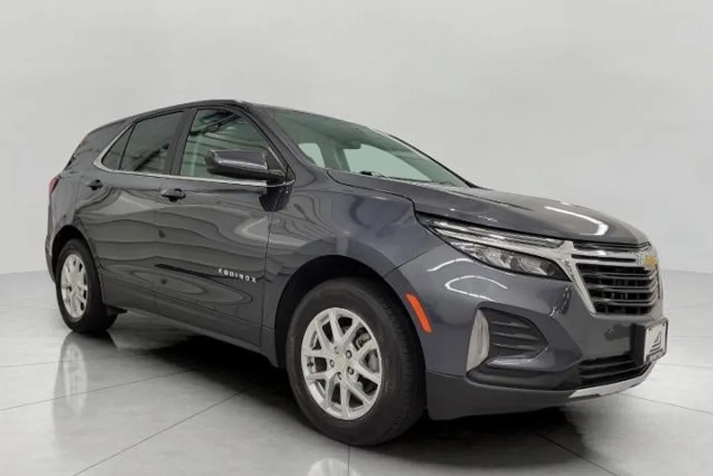 2023 Chevrolet Equinox LT photo 1