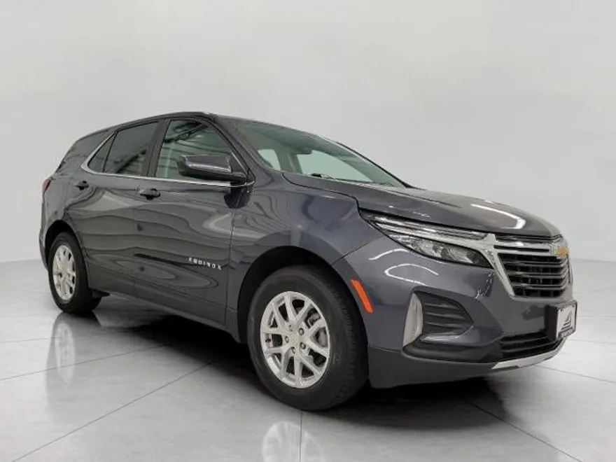 2023 Chevrolet Equinox LT photo 1
