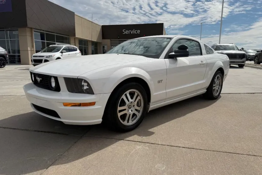 2006 Ford Mustang GT Premium photo 1
