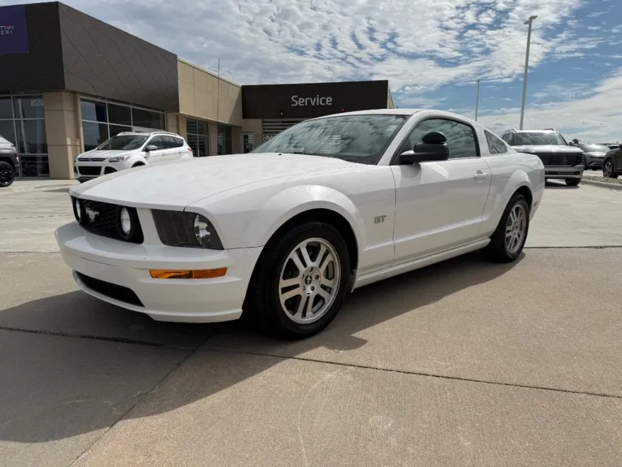 2006 Ford Mustang GT Premium photo 1