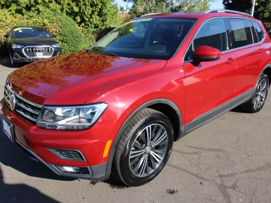 2018 Volkswagen Tiguan SEL photo 1