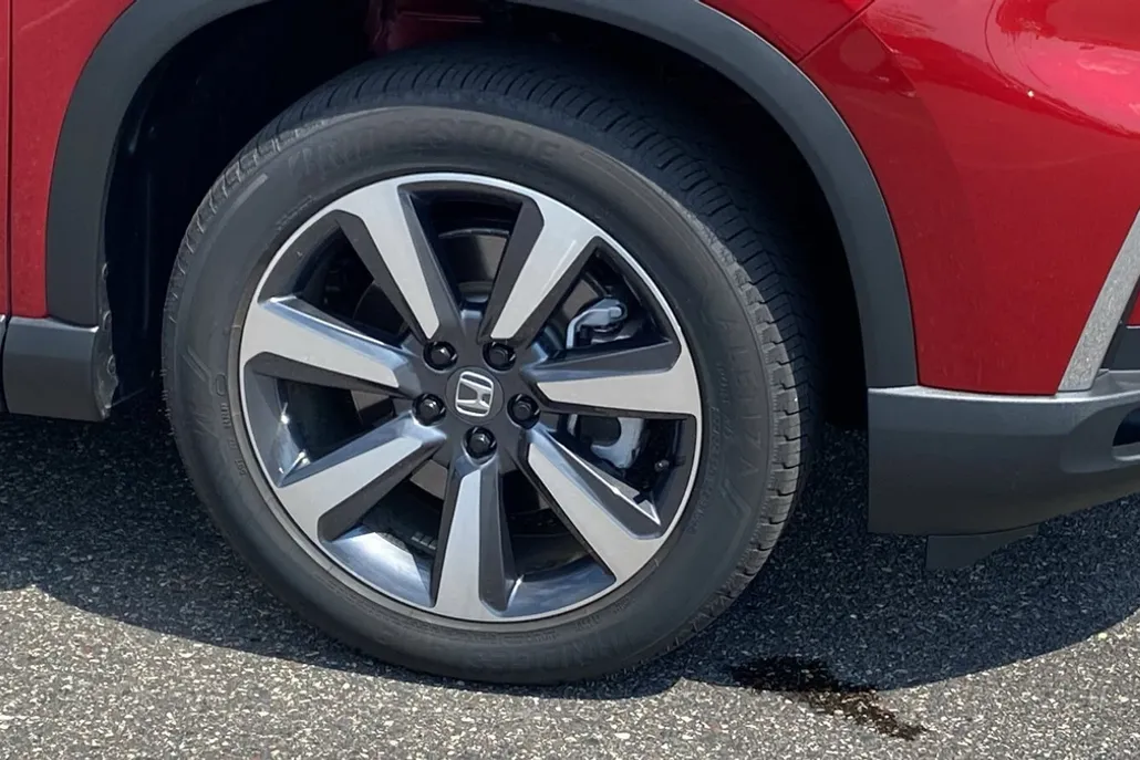 2025 Honda Pilot Touring photo 1