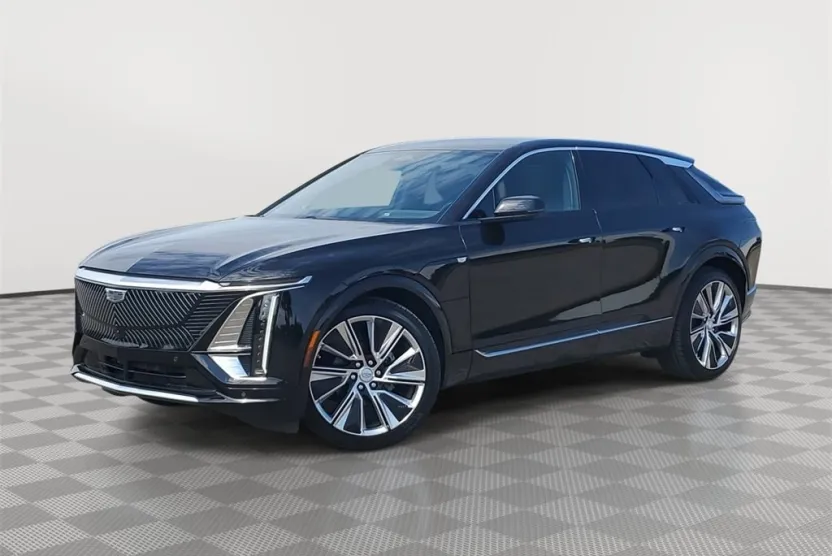 2024 Cadillac Lyriq Luxury photo 1