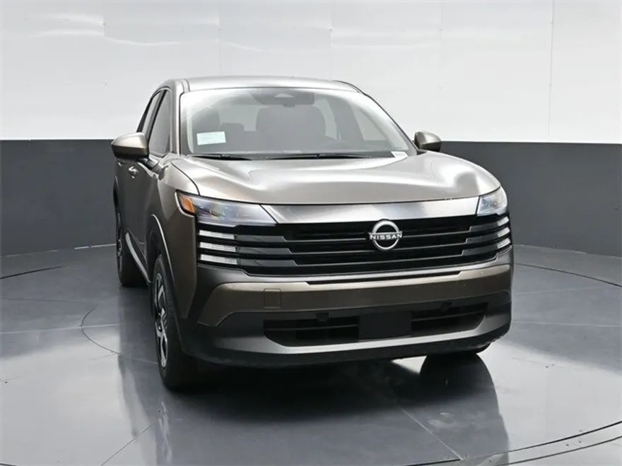 2025 Nissan Kicks SV photo 1