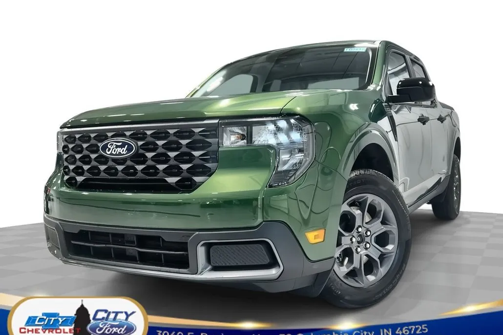 2025 Ford Maverick XLT photo 1