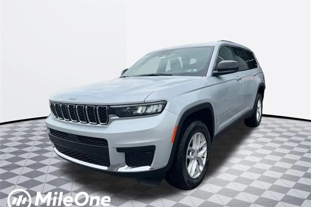 2025 Jeep Grand Cherokee Laredo photo 1