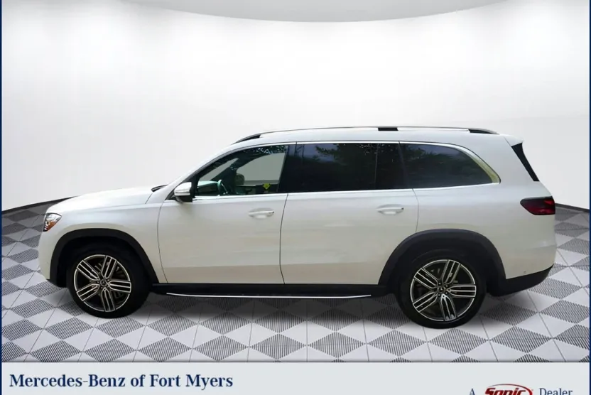 2025 Mercedes Benz GLS 450 photo 1